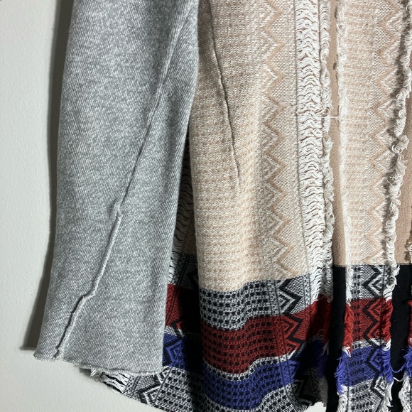 Gimmicks by BKE The Buckle Fringe Red, White, Blue Knit Cardigan Sweater - Picture 5 of 11